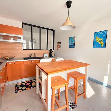 Charmante Maison De Village A Saint-pierre-d'oleron, Ideale Pour 4 Personnes - Fr-1-778-52