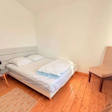 Charmante Maison De Village A Saint-pierre-d'oleron, Ideale Pour 4 Personnes - Fr-1-778-52 Ferienhaus