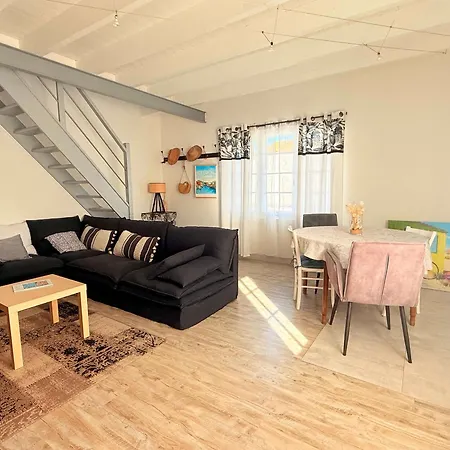 Charmante Maison De Village A Saint-pierre-d'oleron, Ideale Pour 4 Personnes - Fr-1-778-52 Saint-Pierre-d'Oleron