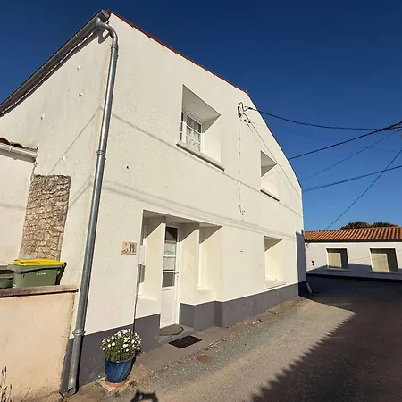 Holiday home Charmante Maison De Village A Saint-pierre-d'oleron, Ideale Pour 4 Personnes - Fr-1-778-52