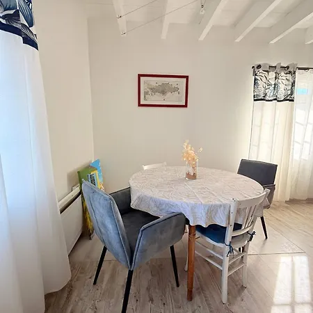 Ferienhaus Charmante Maison De Village A Saint-pierre-d'oleron, Ideale Pour 4 Personnes - Fr-1-778-52